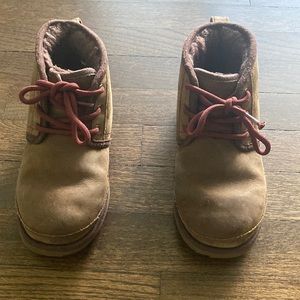 Kids Ugg Neumel ll Waterproof Lace Up Boots Size 1